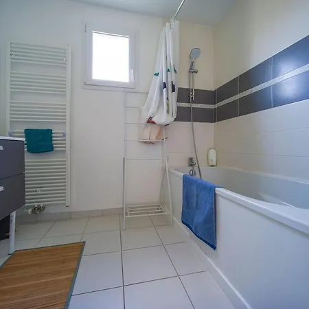Escapade A Ploubalay : Maison Moderne De Plain-pied Semesterbostad